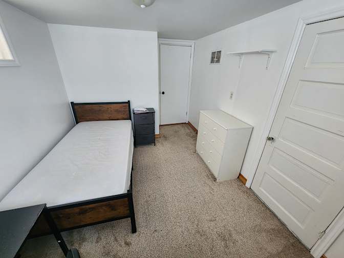 SAMRATH's room