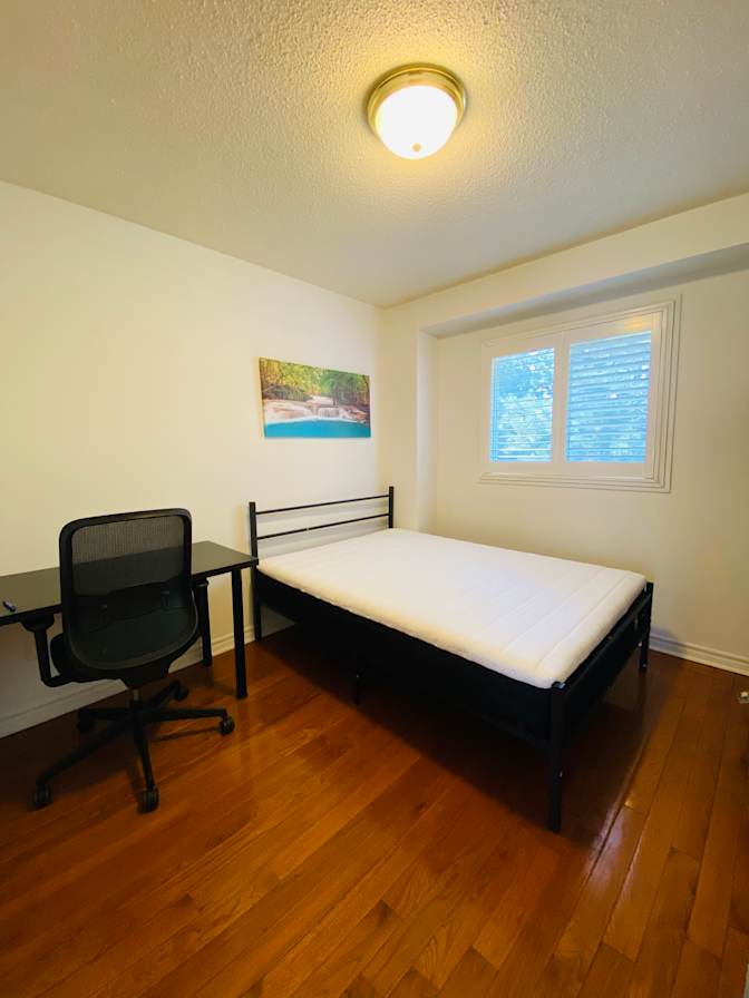 Hang's room