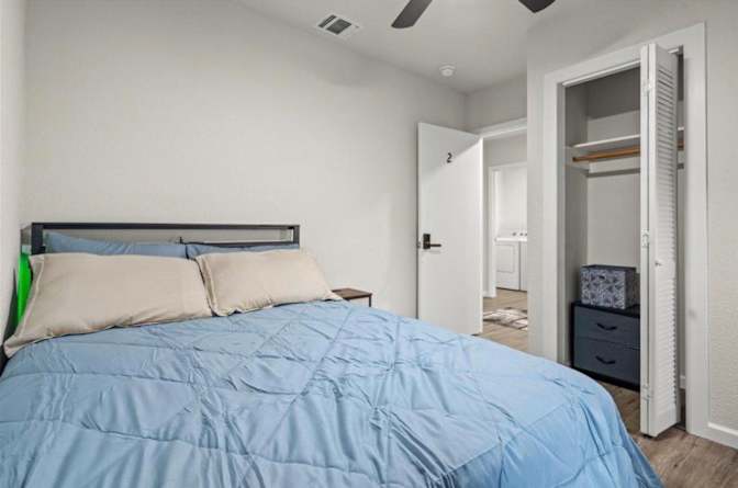 Pavo Real Properties's room
