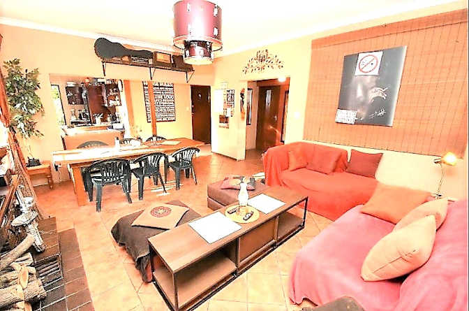 Jos Milne's room