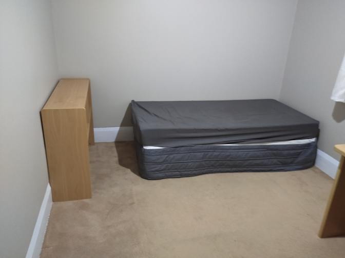 eddie's room