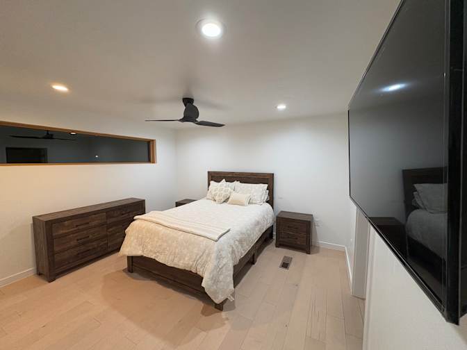 Armando's room