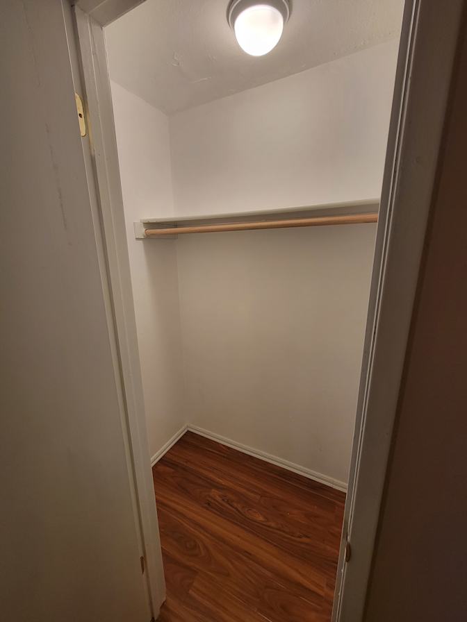JAMES VOISIN's room