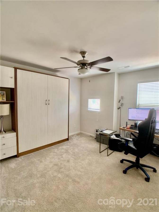 Alcove Rooms's room