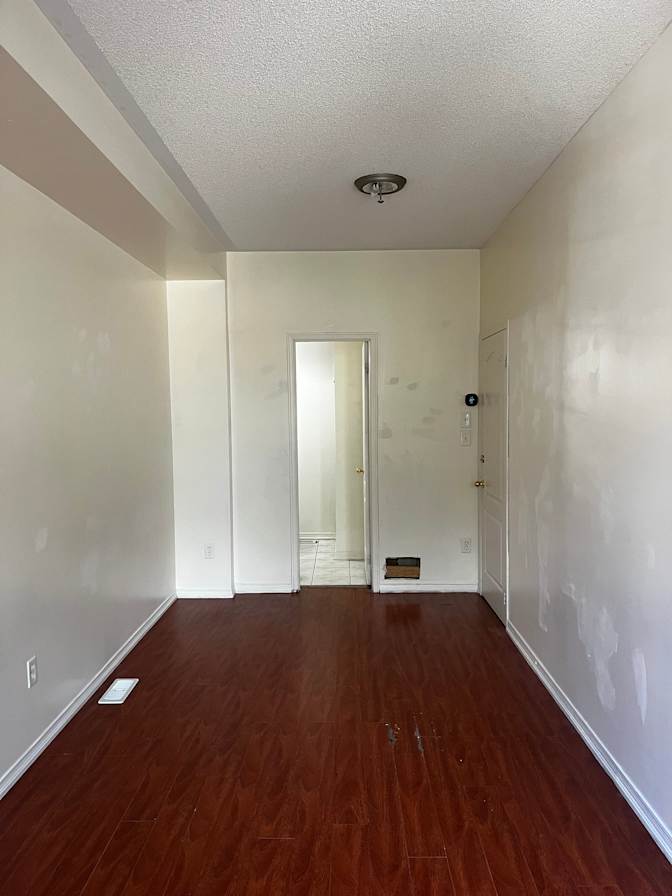 Henry Nguyen's room