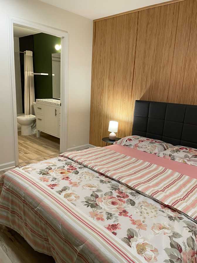 Alcove Rooms's room