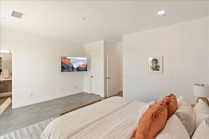 Claudia's room