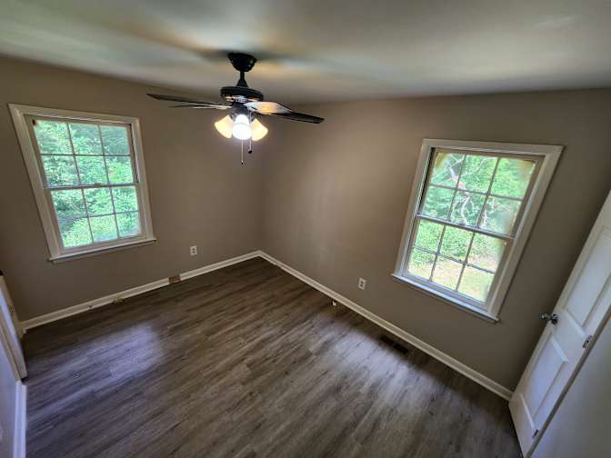 Alcove Rooms's room