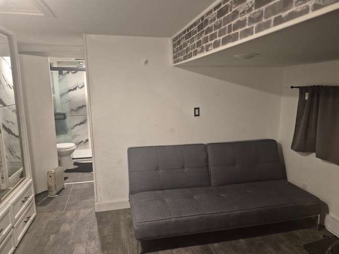 Dee's room