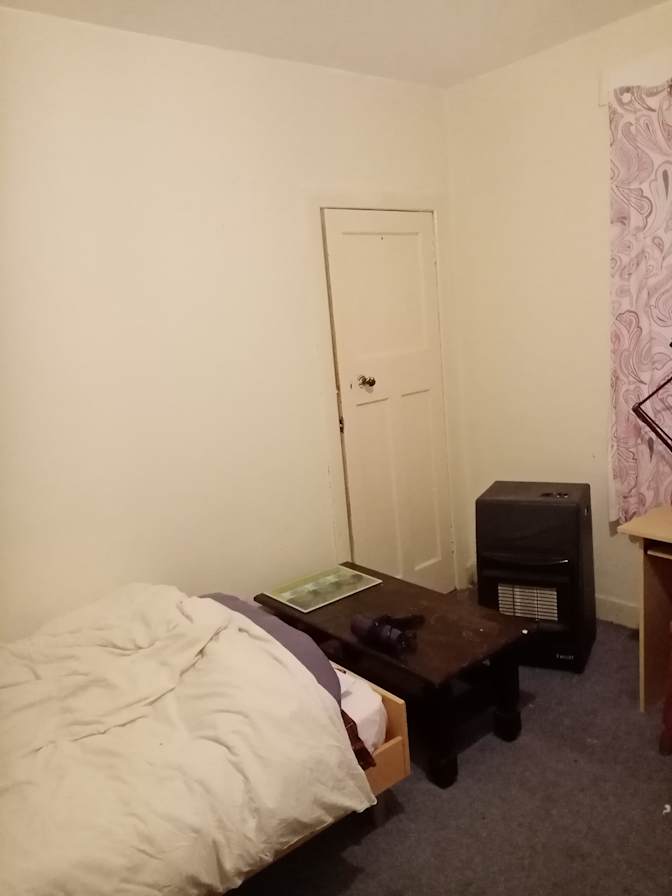 fola's room