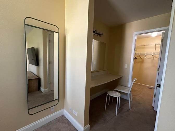 Yang's room