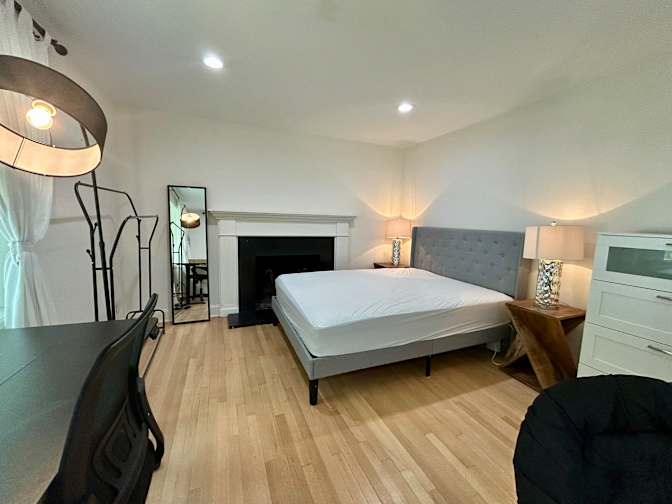 Vivian's room