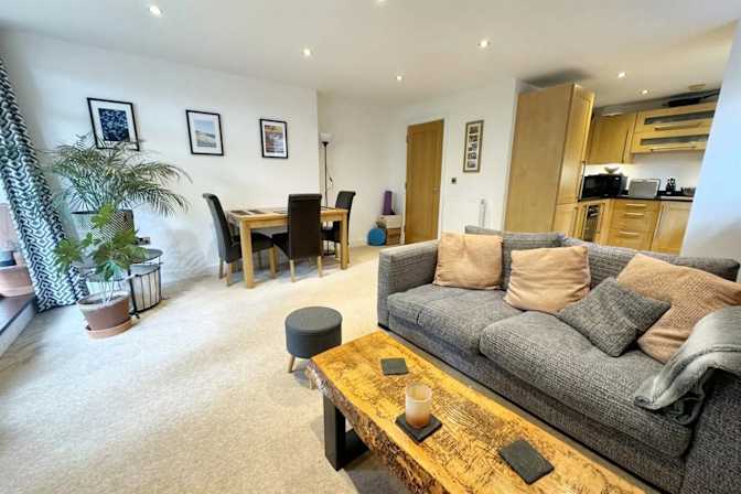 Elliot Martin's room