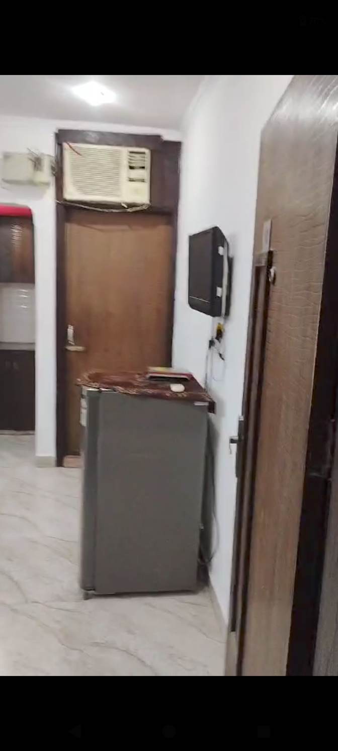 Anikate Gupta's room