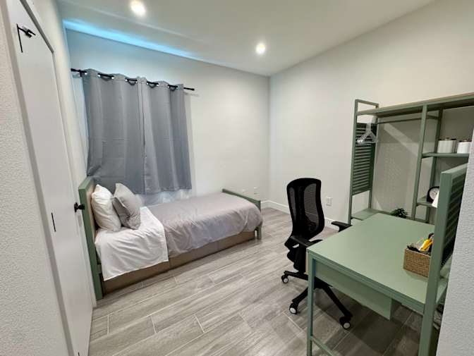 Yenglik Aubakirova's room