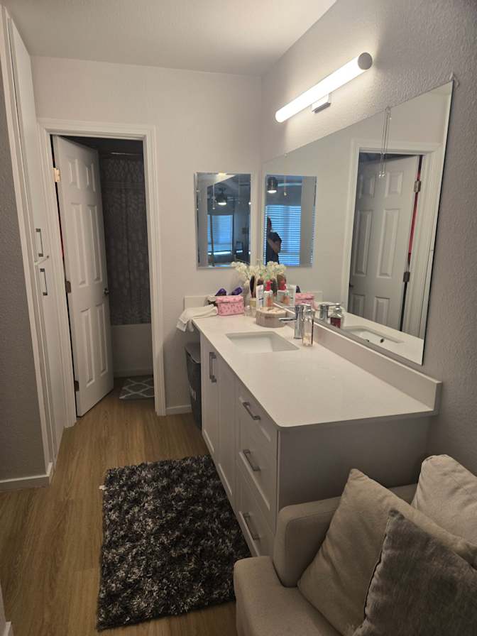 JODI's room