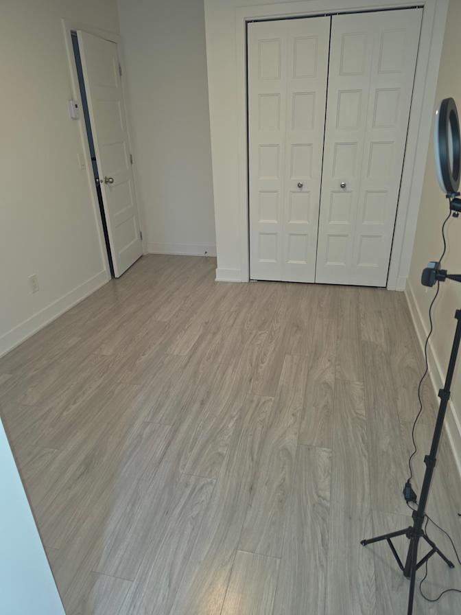 Tee's room