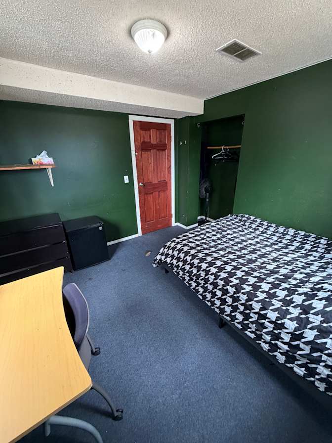 Tyler Lavery's room
