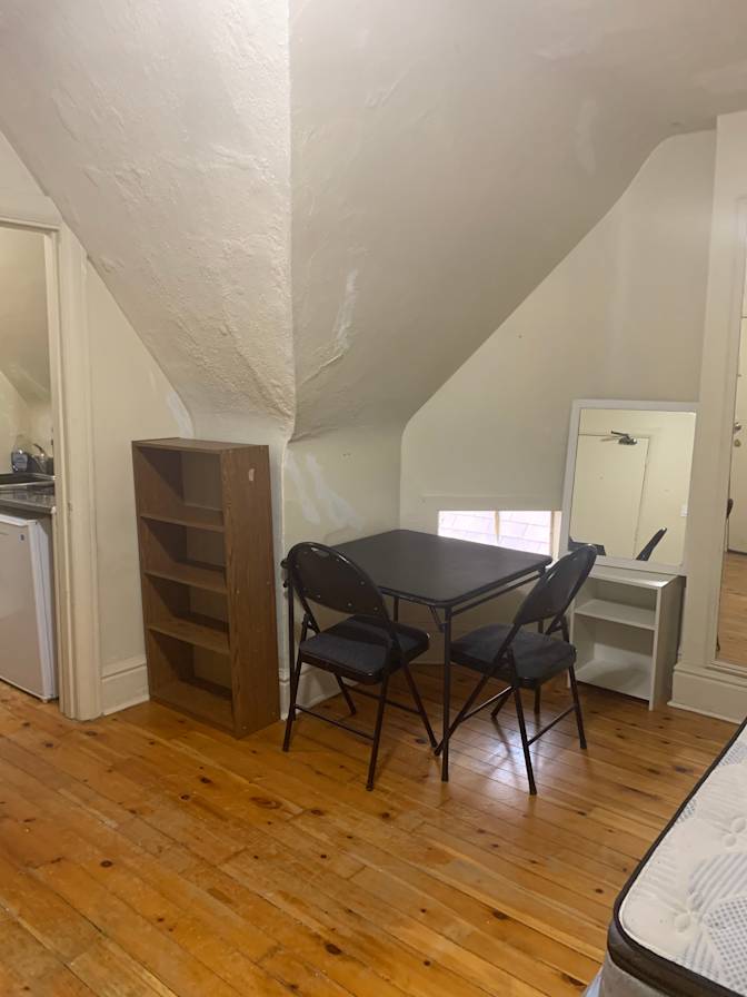 Annex studios's room