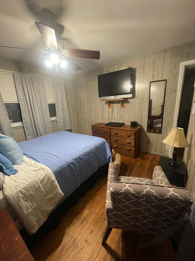 Liz B's room