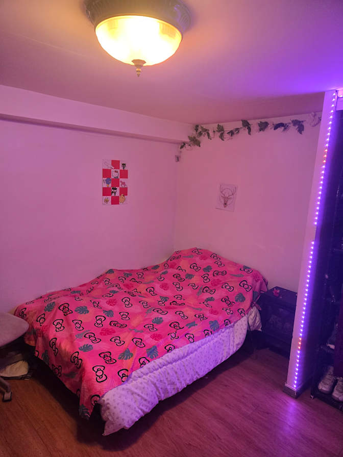 John Kar's room