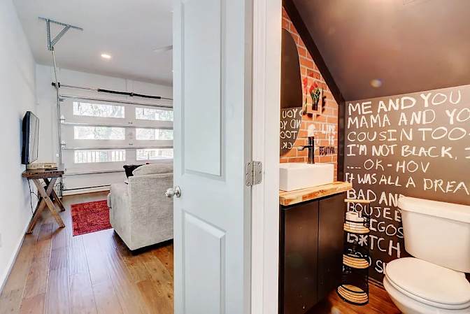 Alcove Rooms's room