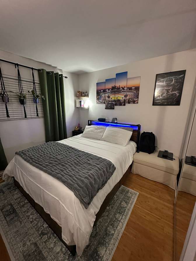 Edgardo Flores's room