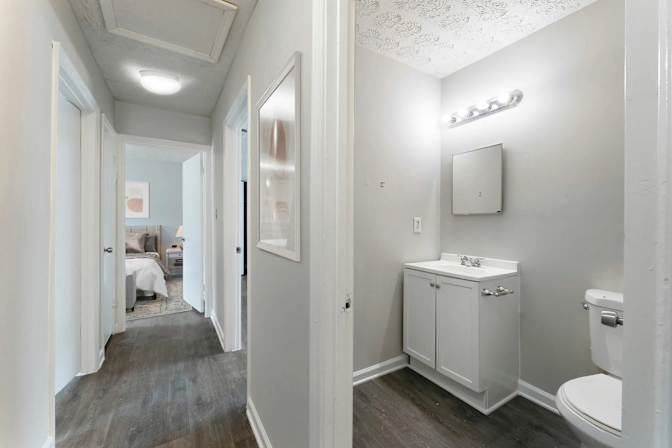 Alcove Rooms's room