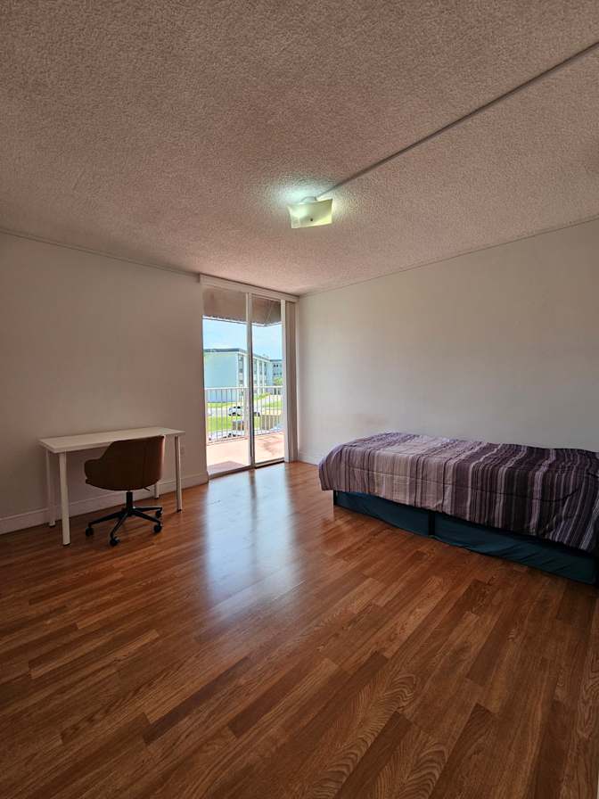 Juan's room