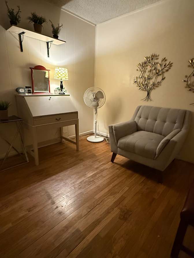Enrique Lopez's room