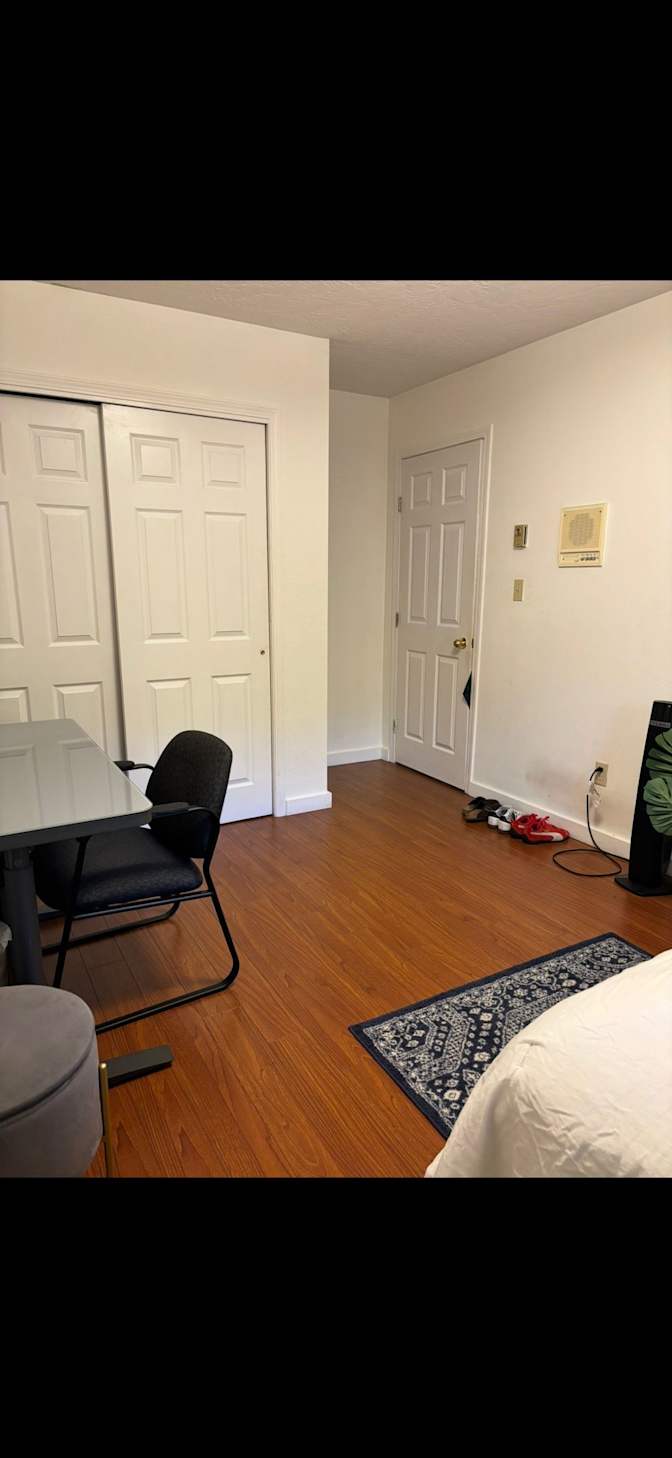 Anushah Hoque's room