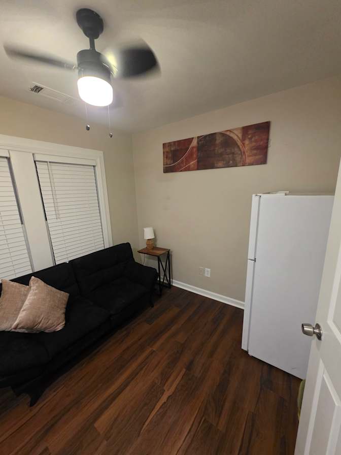 CL&C Property Management and Consulting's room
