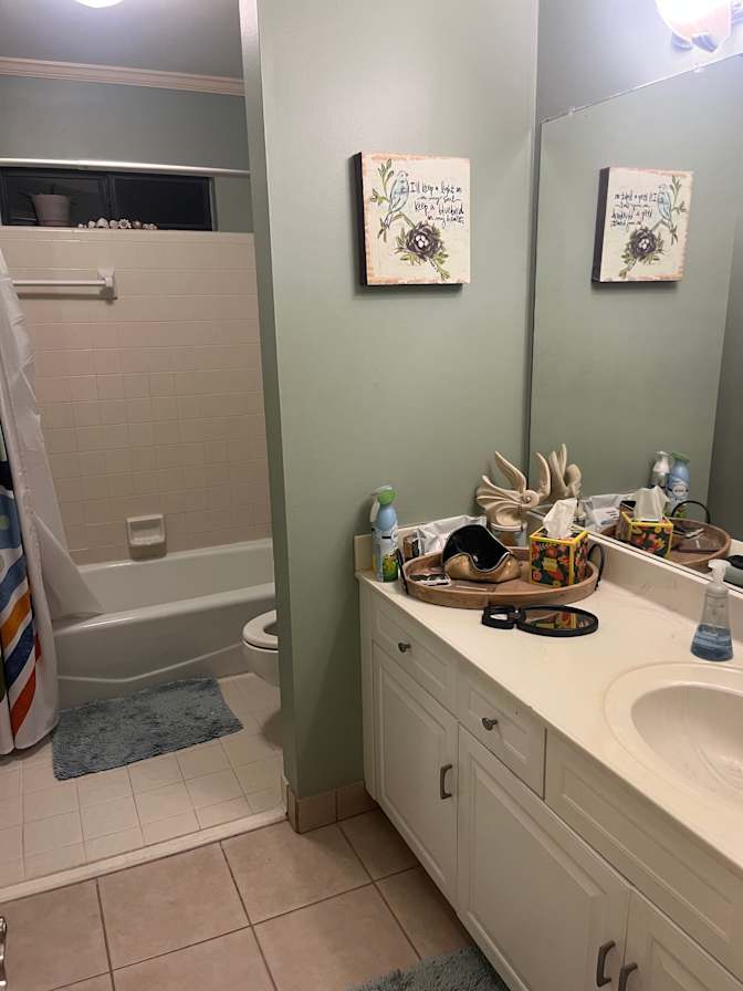 Caroline's room