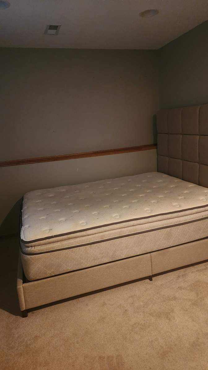 Jerome Wlalee's room