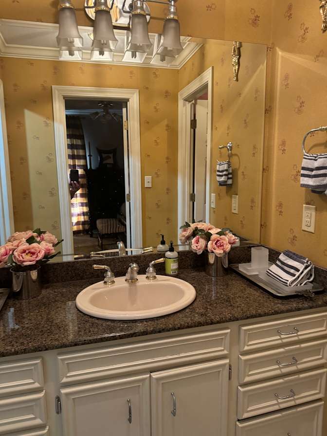 Floyd's room