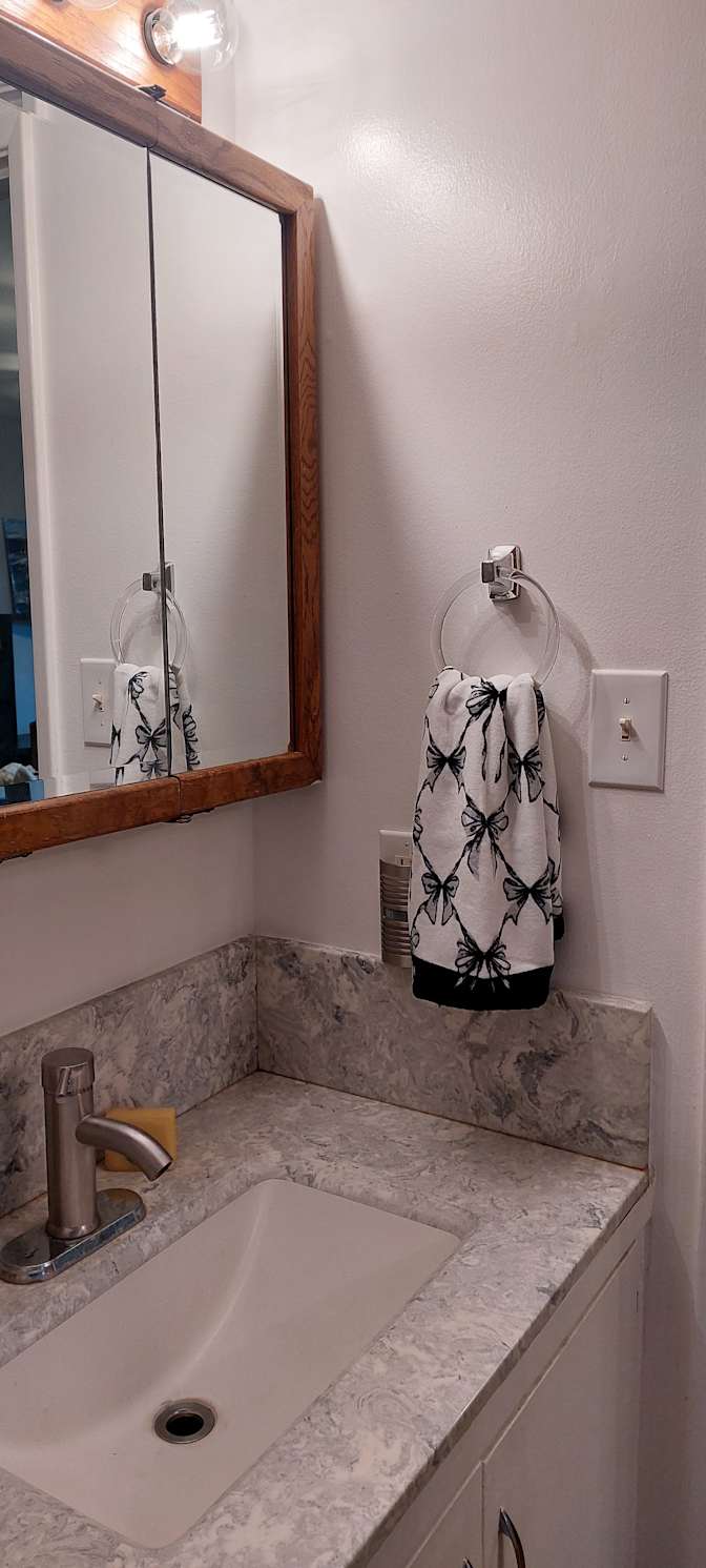 RHONDA's room