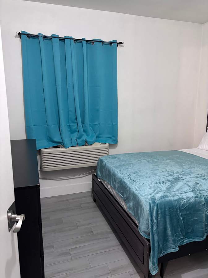 BROOKLYN APARTMENT SHARE LONG OR SHORT TERM's room