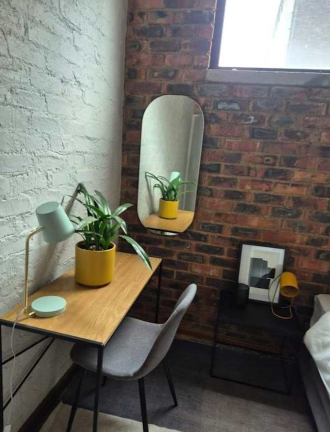 Brad b's room