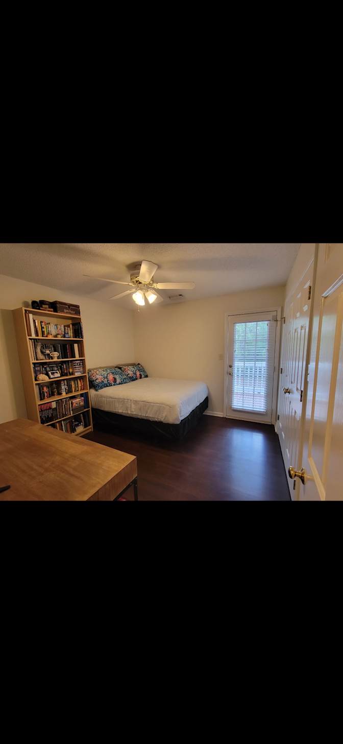 Alcove Rooms's room