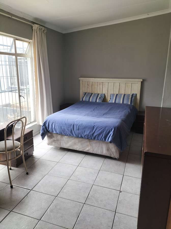 Jeanett's room