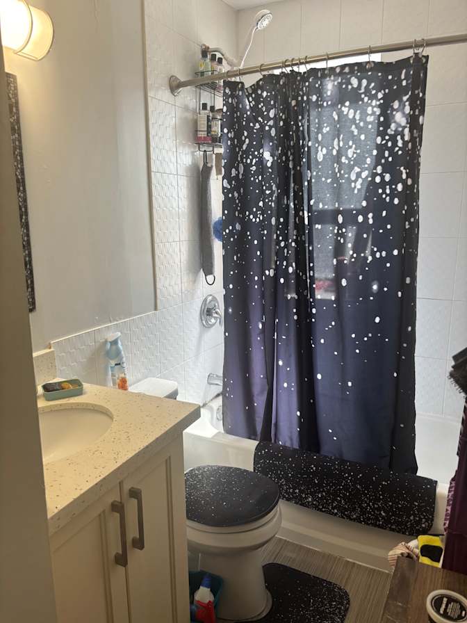 Elle Shannon's room