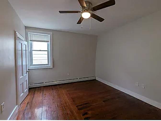 DARIAN WALKER's room