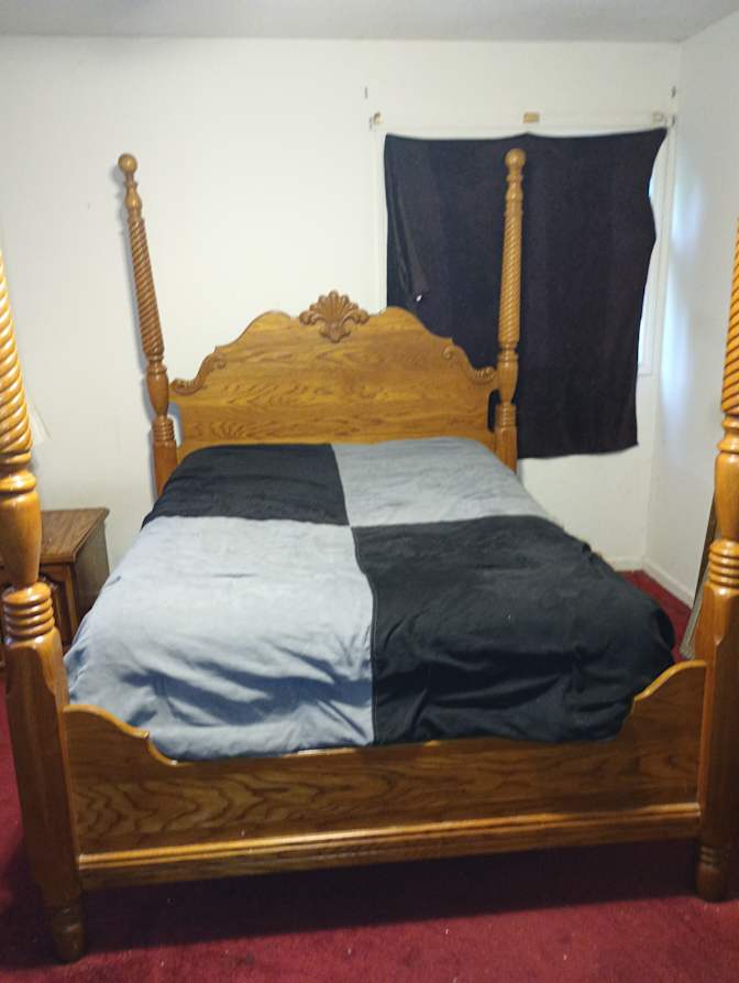 Lee's room