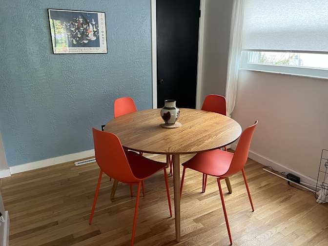 E's room