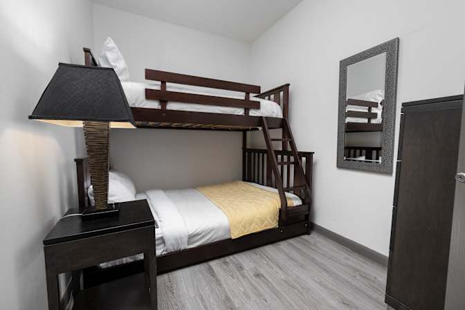 Meng Qiong Huang's room