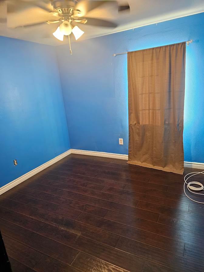 Carlos's room