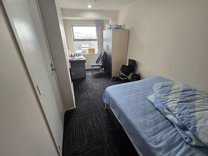 Minghang Li's room
