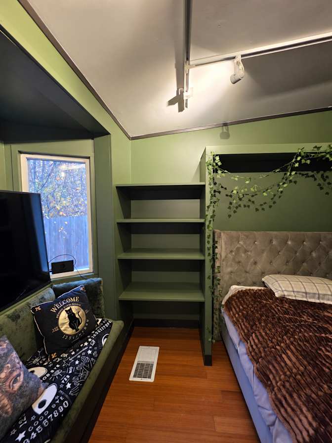 Hailey's room