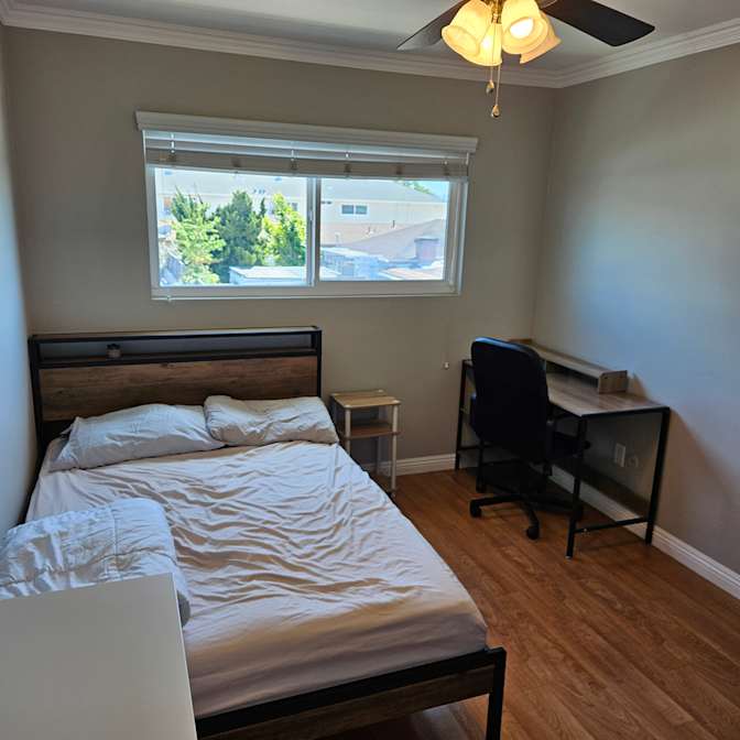 SEUNGWOO's room
