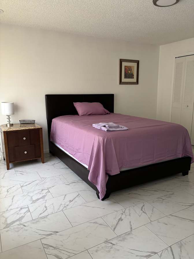 Heartfelt Chosen Solutions's room